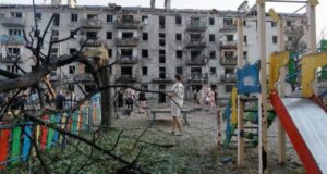 Sube a 17 el número de muertos tras ataque masivo ruso contra Kiev