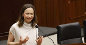 María Corina Machado asegura que no ha pedido protección para regresar a Venezuela
