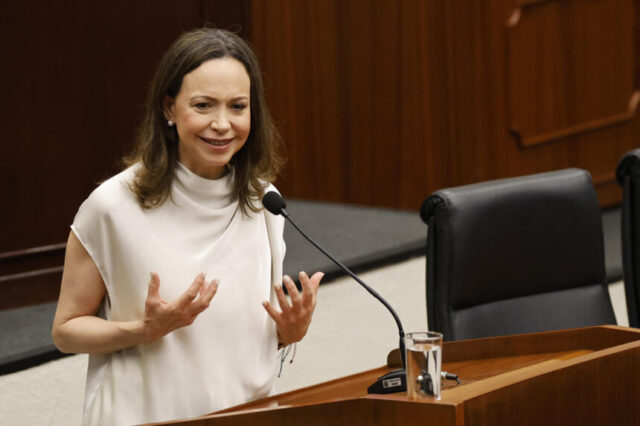 María Corina Machado asegura que no ha pedido protección para regresar a Venezuela
