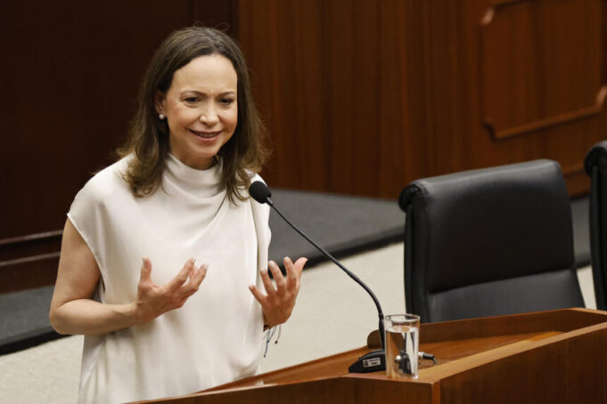 María Corina Machado asegura que no ha pedido protección para regresar a Venezuela