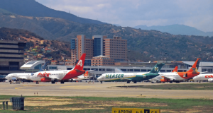 Venezuela prevé reanudar vuelos comerciales en el principal aeropuerto tras los terremotos