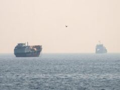 EE. UU. asegura que Irán no controla el estrecho de Ormuz y garantiza la navegación comercial