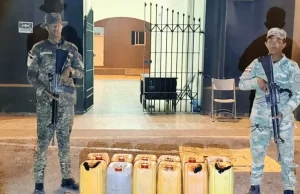 Ejército incauta 240 litros de clerén en operativo en Montecristi