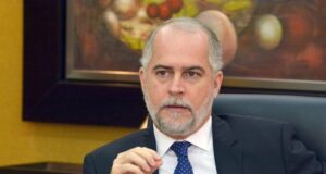 Alejandro Fernández dejará la Superintendencia de Bancos el 16 de agosto tras seis años de gestión