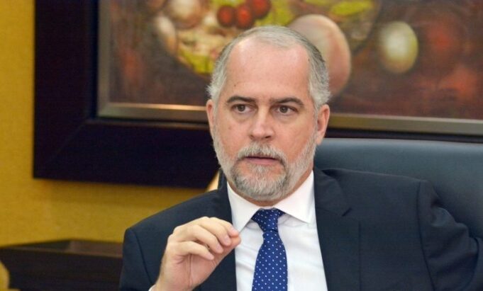 Alejandro Fernández dejará la Superintendencia de Bancos el 16 de agosto tras seis años de gestión