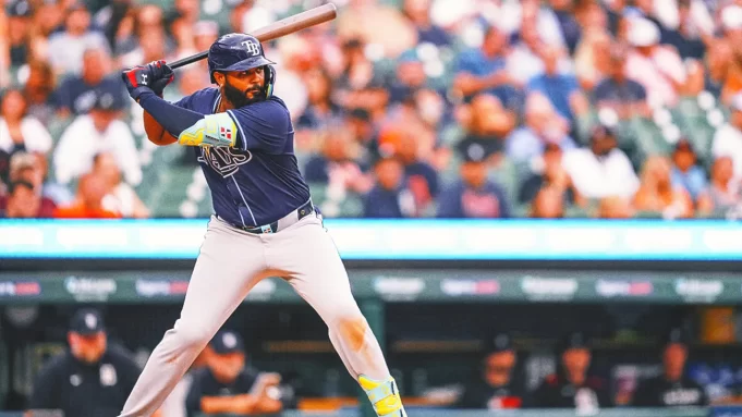 Tres dominicanos van por titular en MLB