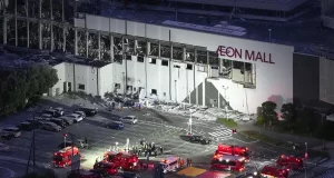 Terremoto de 7.1 sacude el sur de Japón: muertos, heridos y un centro comercial derrumbado