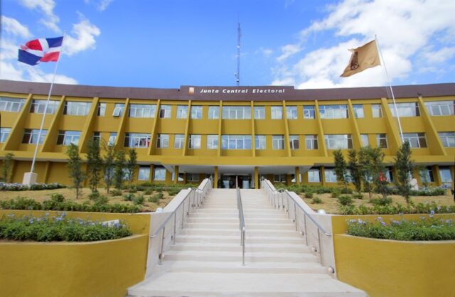 La JCE flexibiliza renovación de la cédula en municipios con menos de 75 mil habitantes
