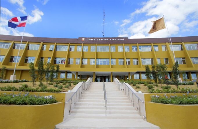 La JCE flexibiliza renovación de la cédula en municipios con menos de 75 mil habitantes