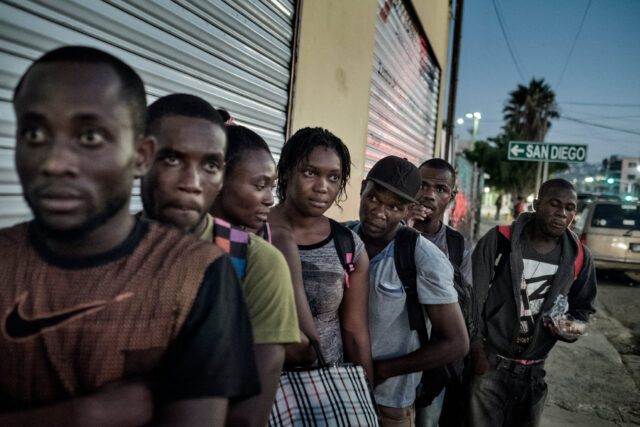 EEUU deporta a más de 150 haitianos tras fin del TPS