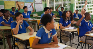 Año escolar 2026-2027 inicia este lunes con más de 2.6 millones de estudiantes