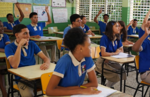 Año escolar 2026-2027 inicia este lunes con más de 2.6 millones de estudiantes