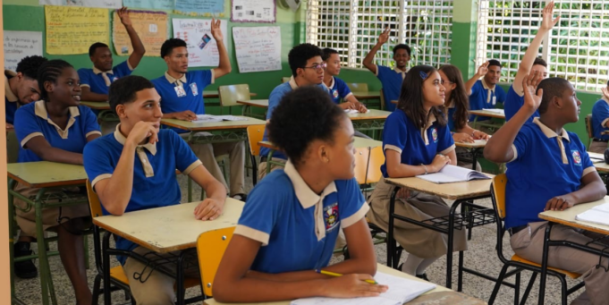 Año escolar 2026-2027 inicia este lunes con más de 2.6 millones de estudiantes