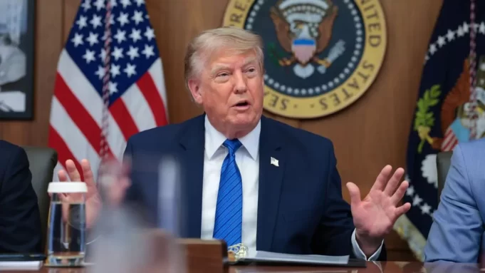 Trump asegura que EE. UU. e Irán retomarán las conversaciones este lunes