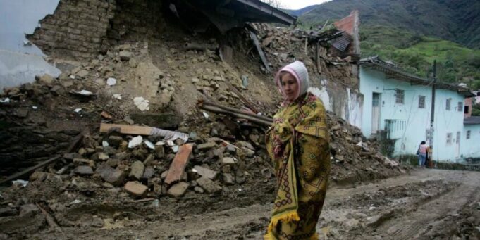 Al menos 20 edificios colapsan en Cali tras terremoto de magnitud 7,4