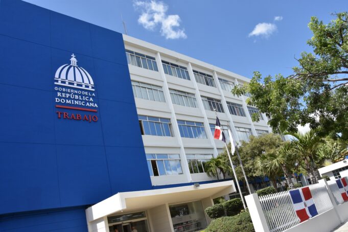 Ministerio de Trabajo confirma que el feriado del Día de la Restauración no se cambia