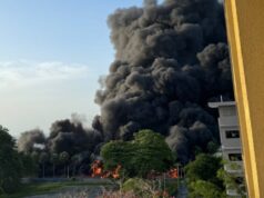 Camión de combustible se incendia en Gazcue y activa operativo de emergencia