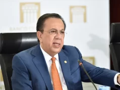 Abinader ratifica a Valdez Albizu como gobernador del Banco Central
