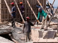 Gobierno acuerda aumento de 20 % al salario mínimo de los trabajadores de la construcción