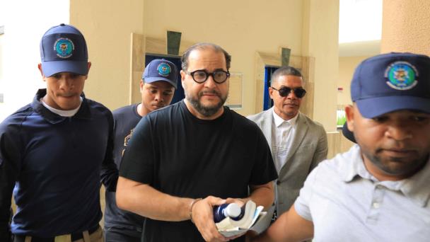Tribunal levanta medidas de coerción contra Aquiles Jiménez tras acuerdo de desistimiento