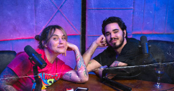 Los Gómez responden a críticas por abordar abuso infantil con humor negro