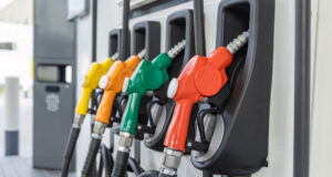 Gobierno mantiene congelados los precios de los combustibles
