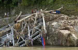 Nepal enfrenta dificultades para identificar a las víctimas de la devastadora riada