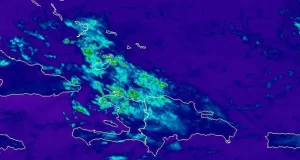 Onda tropical dejará lluvias aisladas mientras seguirá el calor en gran parte del país