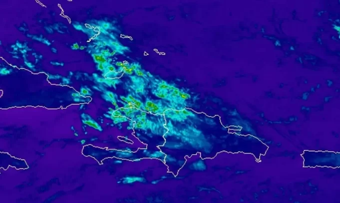 Onda tropical dejará lluvias aisladas mientras seguirá el calor en gran parte del país